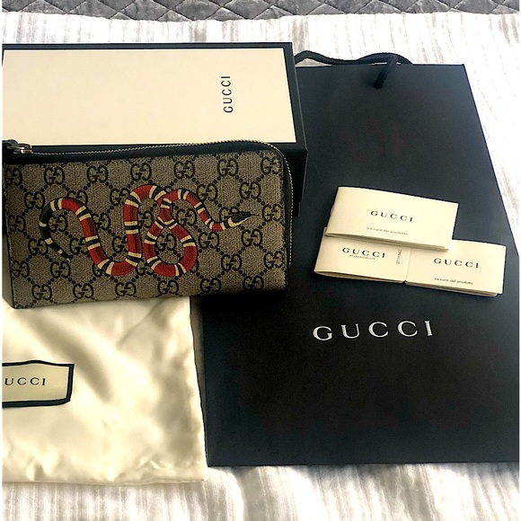 GUCCI ZIPPER WALLET - Picture 1 of 5